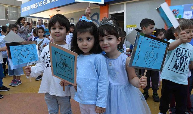 Konyaaltı&#039;nda minikler farkındalık için yürüdü