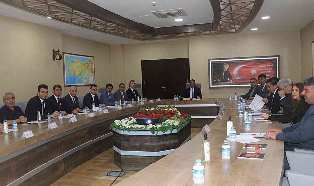 KÖYDES değerlendirme toplantısı, Siirt Valisi Hacıbektaşoğlu başkanlığında yapıldı