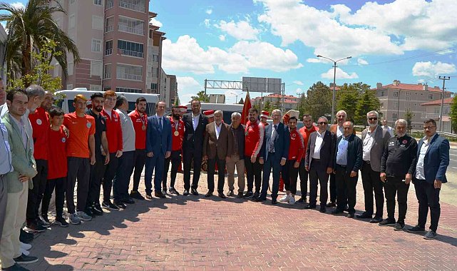 Kulu'da başarılı sporcular ödüllendirildi