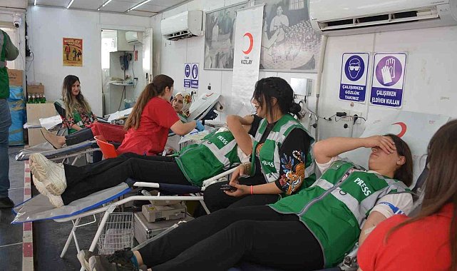 Kursiyerlerden Kızılay&#039;a kan bağışı