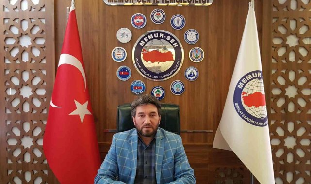 Kürtçe tabela önünde uygunsuz paylaşım yapan öğretmenlere Eğitim Bir-Sen'den tepki