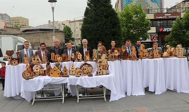 Kuş Evi Sergisi açıldı