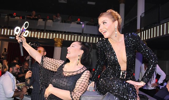 Kuşadası'na ünlü yağmaya başladı