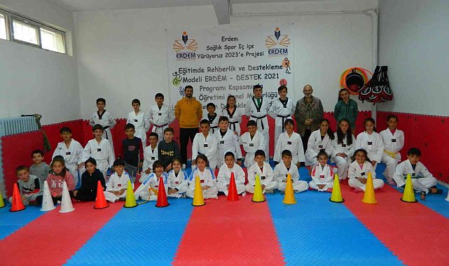 Kuşak imtihanı sporcuları heyecanlandırdı