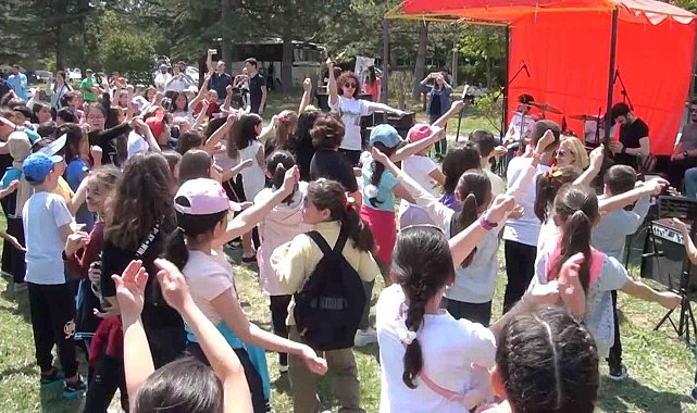 Kütahya&#039;da &#039;Özel Çocuk Şenliği&#039; etkinliği düzenlendi, minikler etkinlikte doyasıya eğlendi