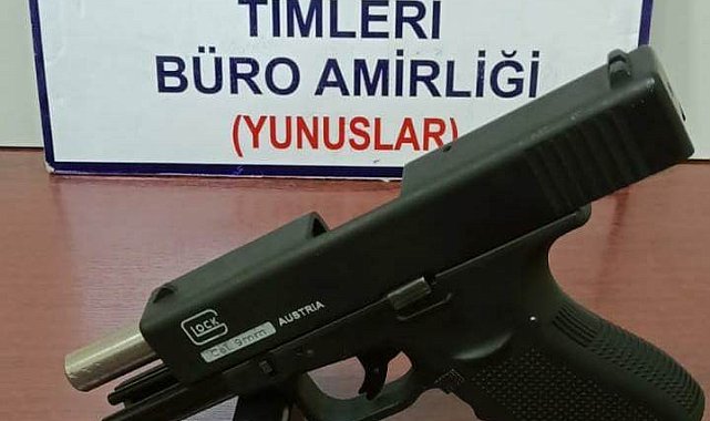 Kütahya'da bir araçta ruhsatsız tabanca ele geçirildi