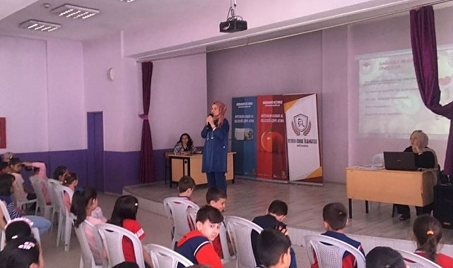 Kütahya'da okullarda gıda güvenilirliği ve sağlıklı beslenme eğitimleri