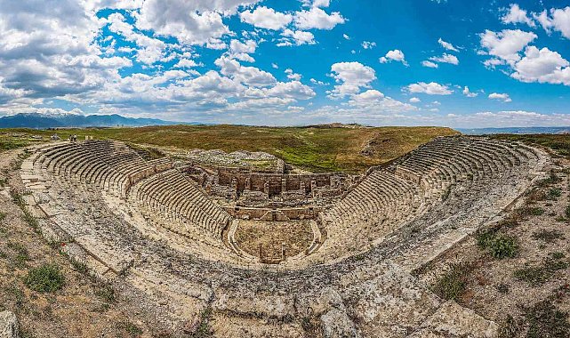 Laodikya'da tarihi gün