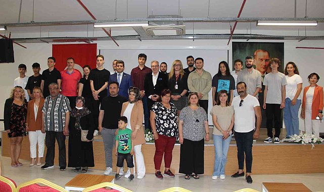 Lise öğrencileri en güzel İzmir fotoğrafını çekebilmek için yarıştı