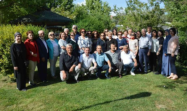 Liseli arkadaşlar 40 yıl sonra buluştu