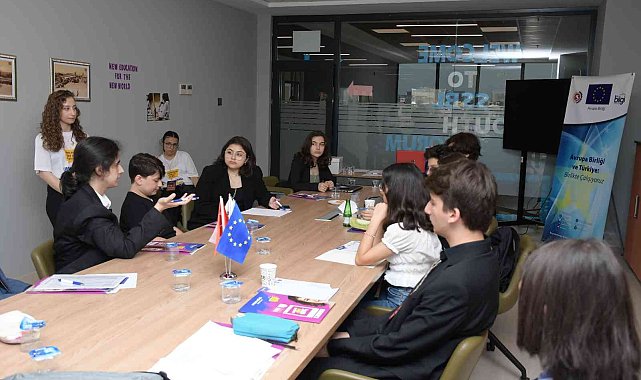 Liseli gençler Gençlik Forumu'nda buluştu