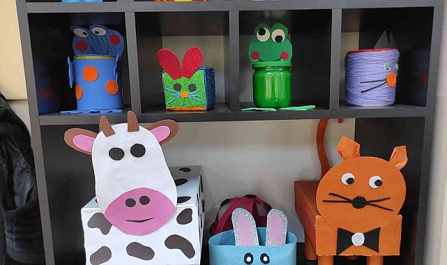 Liseli öğrenciler atıkları dönüştürüyor, kendi oyuncağını yapıyor