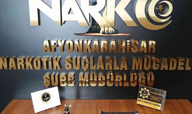 Makine parçasına zulalanan uyuşturucuyu narkotik köpeği buldu