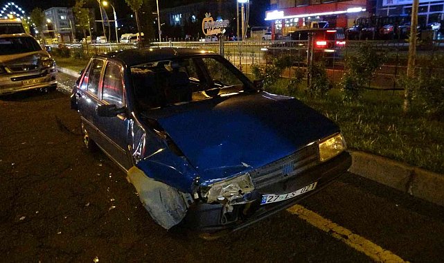 Malatya'da 4 araç birbirine girdi, trafik kilitlendi