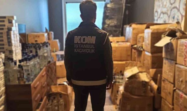 Maltepe'de gizli bölme yaptırılan evde 3 milyon TL'lik kaçak sigara ve alkol ele geçirildi