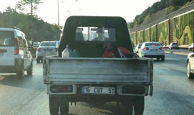 Maltepe&#039;de güneş gözlüğünü taktı, kamyonet kasasında uyuyarak yolculuk yaptı