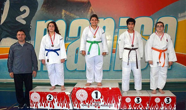 Manisa BBSK'lı judoculardan 18 madalya
