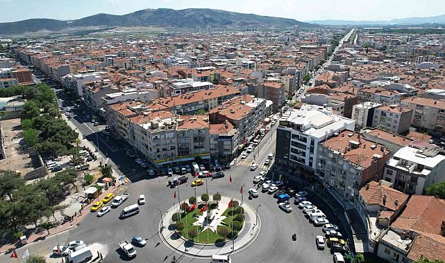 Manisa Büyükşehir Belediyesi Akhisar'a prestij cadde kazandırdı