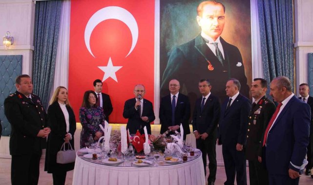 Manisa protokolü bayramda bir araya geldi