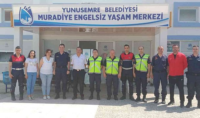 Manisa'da jandarma ekipleri engellilere unutulmaz bir gün yaşattı
