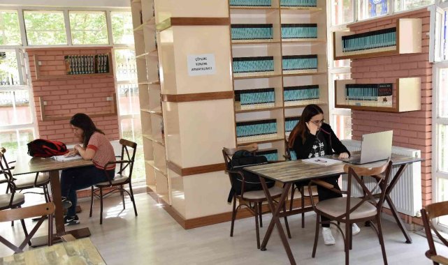 Manisa&#039;da millet kıraathanesi dolup taşıyor