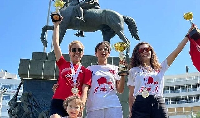 Manisalı sporcu Özlem Işık, İzmir'de kürsüde yer aldı