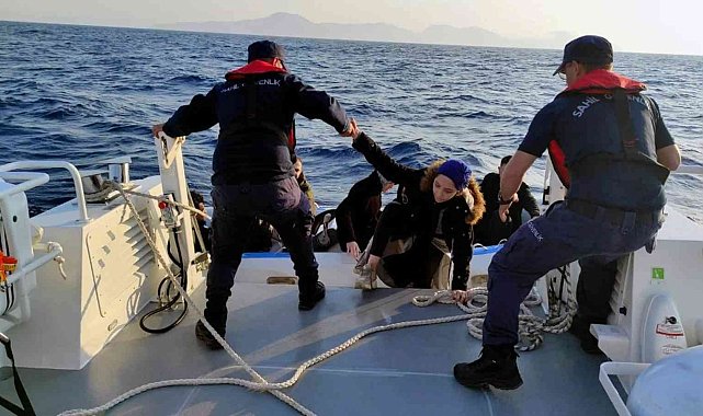 Marmaris açıklarında 9 göçmen kurtarıldı