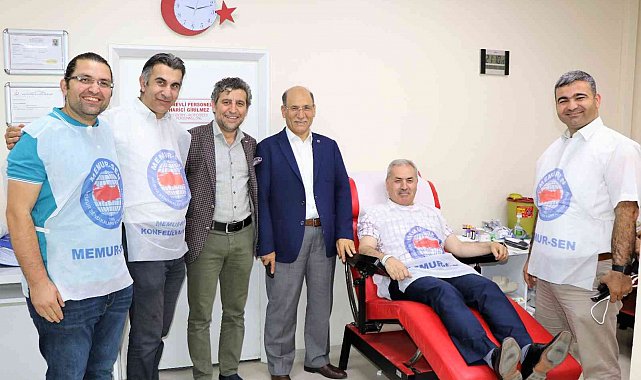 Memur-Sen'den Kızılay'a kan bağışı