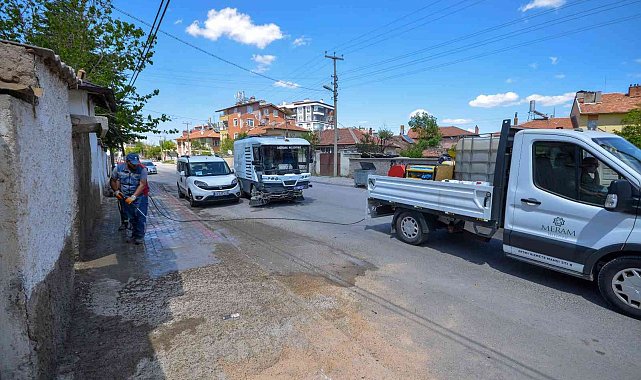 Meram'ın cadde ve sokaklarında bahar temizliği