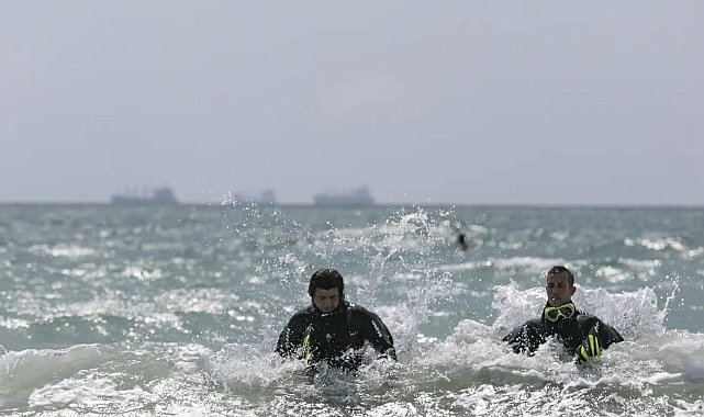 Mersin'de denizde kaybolan genci arama çalışmaları sürüyor