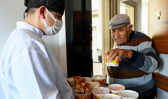 Meslek lisesi öğrencileri binlerce ailenin yüzünü güldürüyor