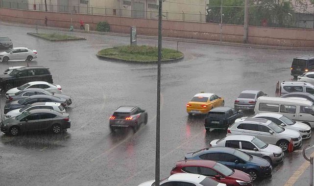 Meteoroloji sel baskını için uyardı: Diyarbakır'da sağanak etkili oldu