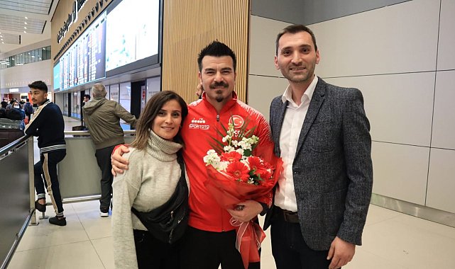 Milli Karateci Sabri Kıroğlu havaalanında karşılandı