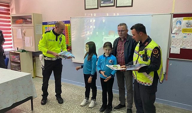 Miniklere güvenli trafik anlatıldı