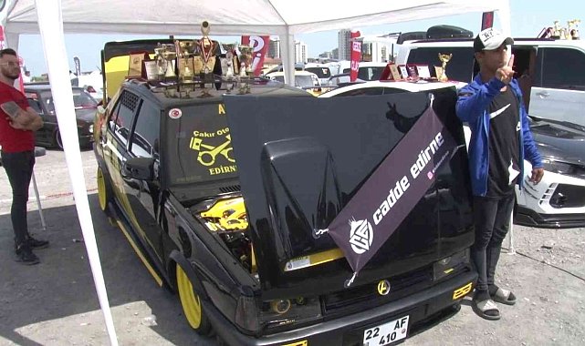 Modifiye araç tutkunları Çekmeköy'de buluştu