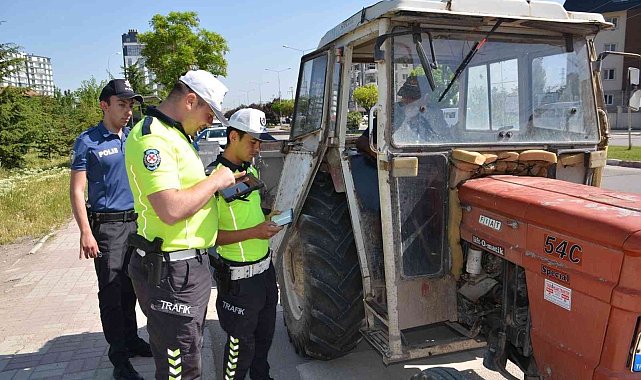 Motosiklet, traktör ve servis araçlarına yönelik denetim yapıldı