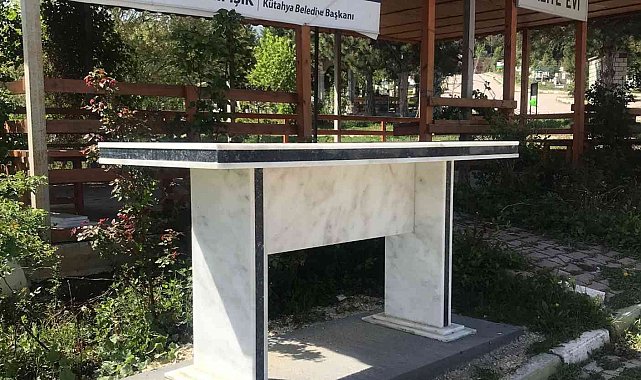 Musalla taşları yenilendi