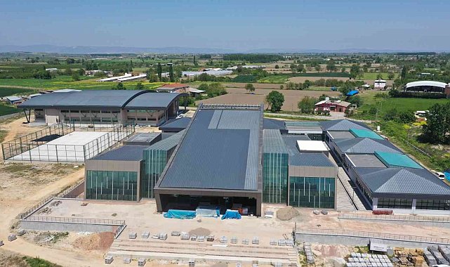 Mustafakemalpaşa Gençlik Merkezi Sosyal Yaşam ve Spor Tesisleri gün sayıyor