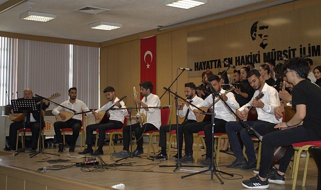 Neşet Ertaş türkülerinin söylendiği konsere ilgi