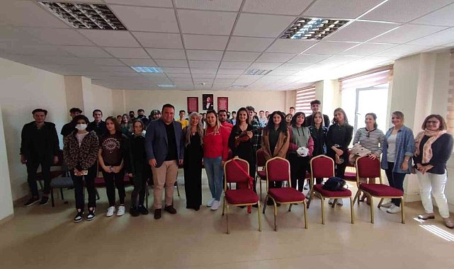 NEVÜ Öğretim Üyeleri Müzikli Söyleşi gerçekleştirdi