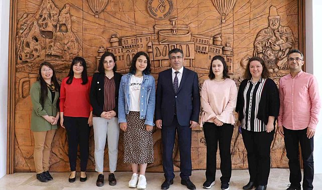 NEVÜ'lü öğrenciler 'Çince Köprüsü' yarışmasından derecelerle döndü