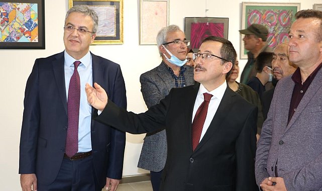 Öğrenci ve akademisyenlerden ebru sergisi