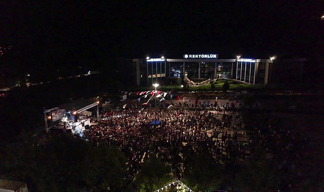 Öğrenciler bahar şenliklerinde doyasıyla eğlendi