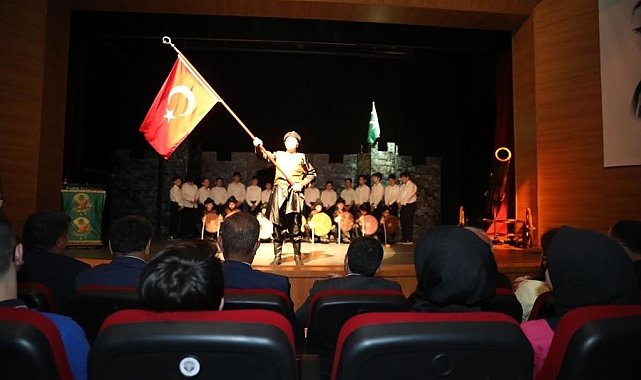 Öğrenciler İstanbul&#039;un Fethini kutladı