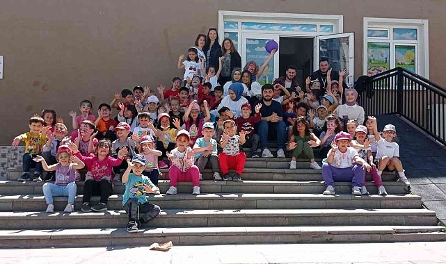 Öğrenciler, öğretmenleri eşliğinde eğlendi