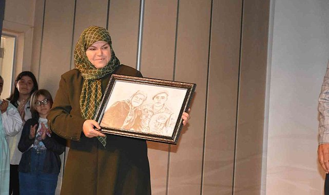 Öğrenciler şehit annesine duygusal anlar yaşattı