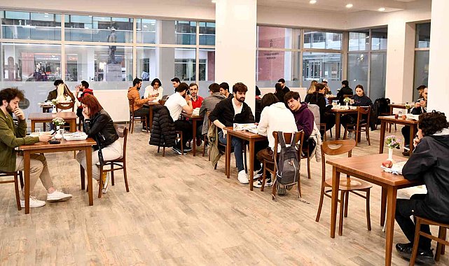 Öğrencilere yemek desteği sürüyor