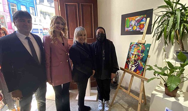 Öğrencilerin yağlı boya ile yaptıkları Atatürk tablosu büyük beğeni topladı