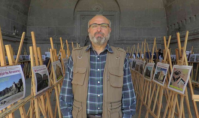 Öğretmen, Hicaz izlenimlerini sergiye döktü