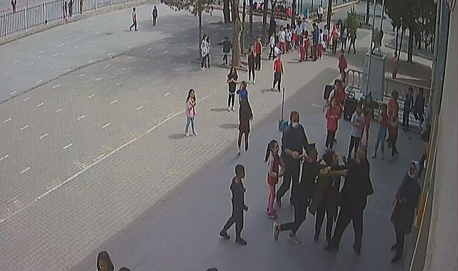 Öğretmene şiddet kamerada